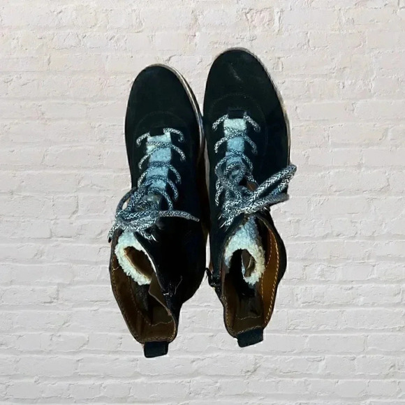 Marc Fisher Izzie Lugsole Ankle Boots Black Suede Shearling Leather Size 7 - Picture 6 of 10